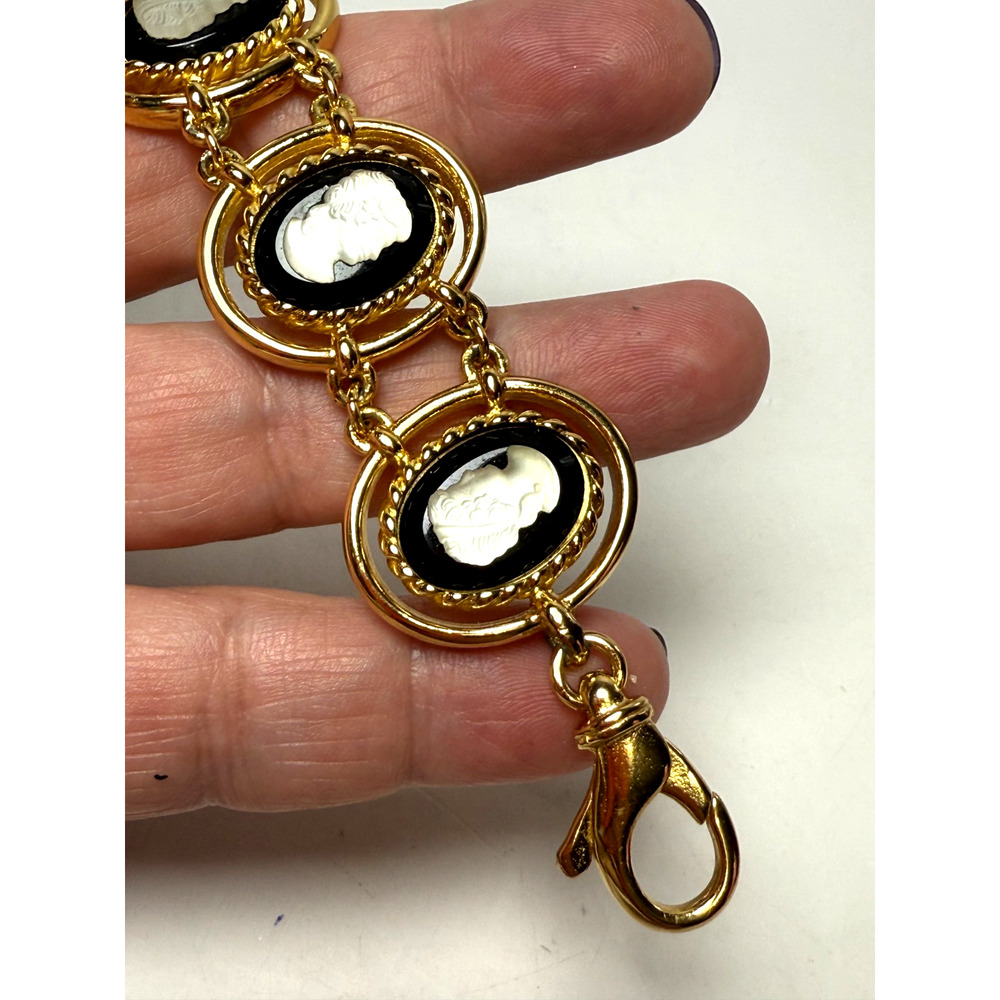 Vintage 7.5" Burberrys Burberry Black & White Gold Tone Cameo Link Bracelet - Picture 5 of 8